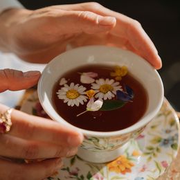 Chamomile Tea Fights Colds and Cramps!