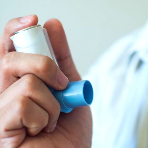 Inhaled Corticosteroids Get Mixed Reviews in Kids' Asthma Studies
