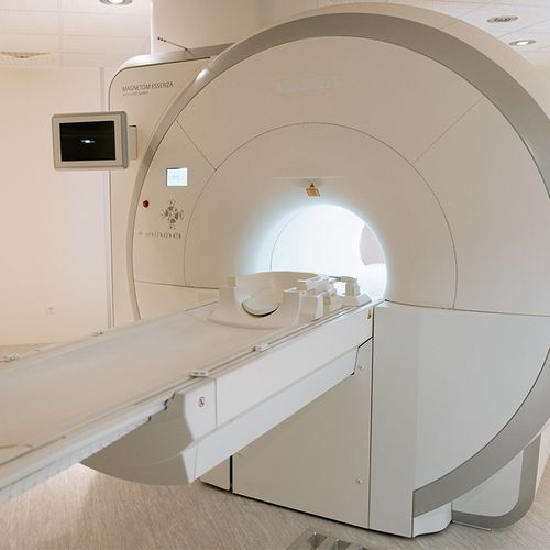 Why Women with Breast Cancer History Should Consider MRI